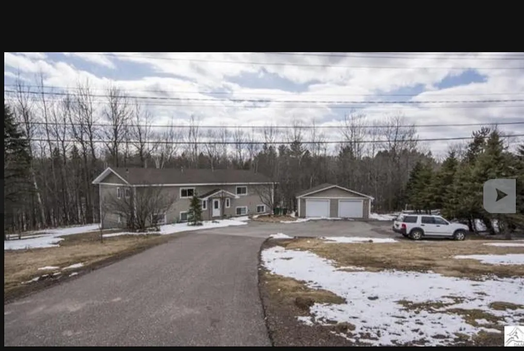 3 bed, 1900 sqft, $2,400 — Photo 1