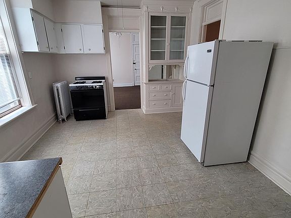 3rd image of 1-1210 Lexington St #1