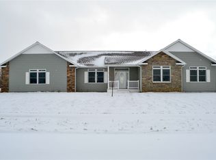 4381 E Magill Ct, Syracuse, IN 46567