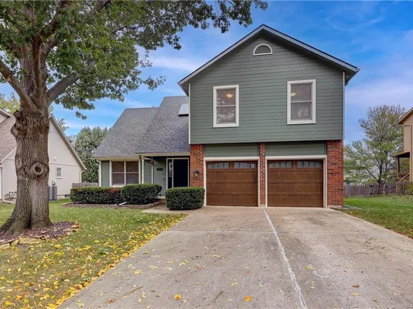 15812 Horton Ct, Overland Park, KS 66223