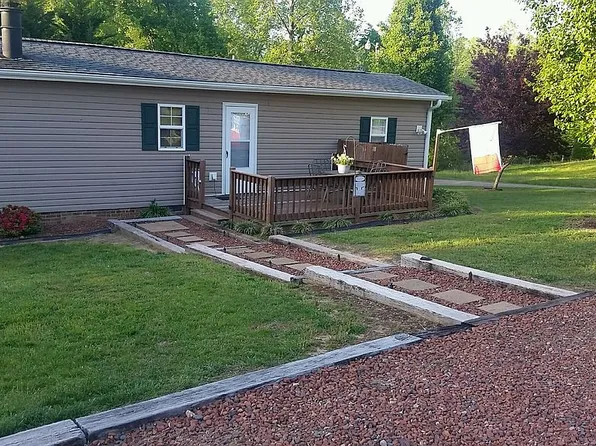 152 Alcorn St, Reidsville, NC 27320