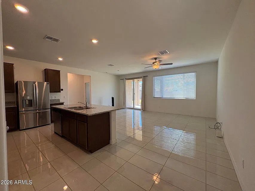 3 bed, 1458 sqft, $1,650 — Photo 2