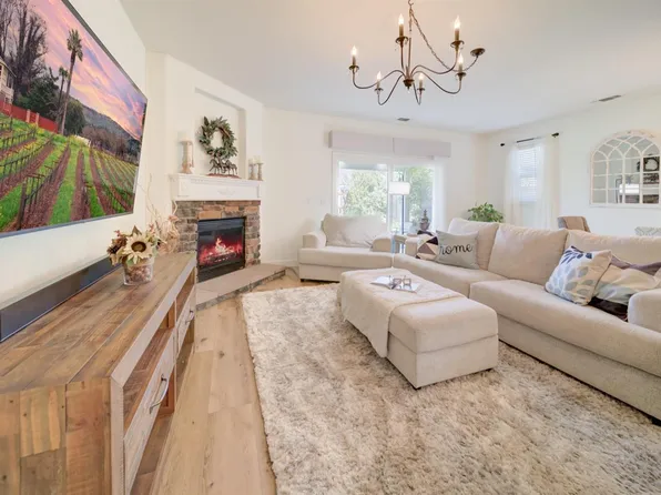 218 Yosemite Circle, Vacaville, CA 95687