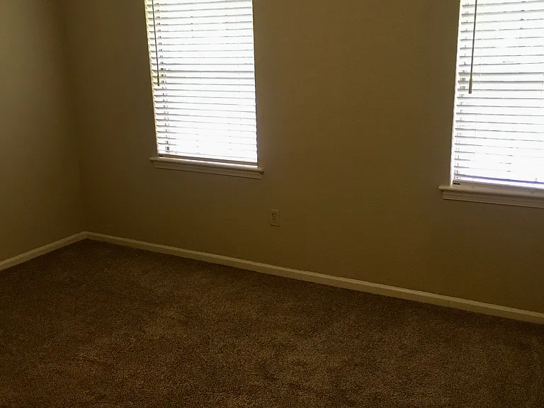 714 Goodman St — Photo 38
