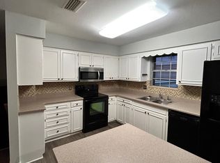 4 Buttermilk Rd, Little Rock, AR 72227