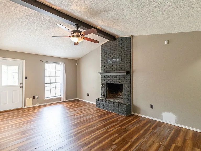3902 Karen Dr — Photo 6