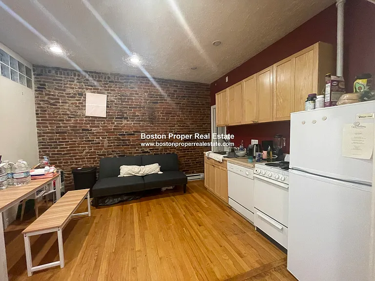 40 Anderson St #20 — Photo 2