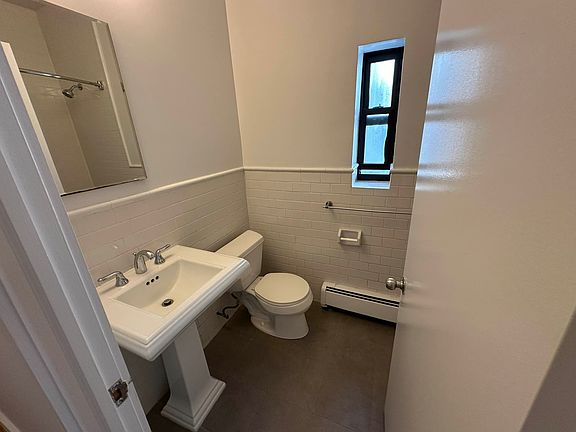 5th image of 68 W 238th St APT F24