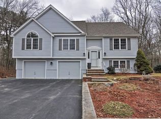 95 Guernsey Ave, Taunton, MA 02780