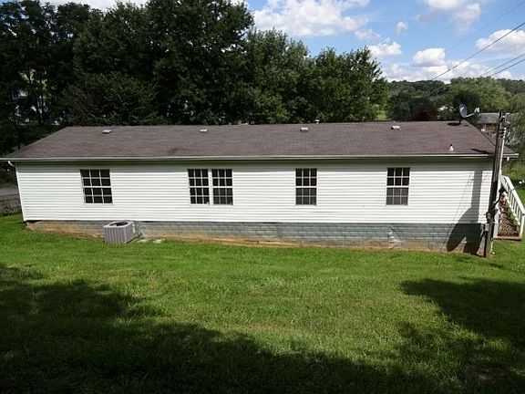 4th image of 214 Tipton St