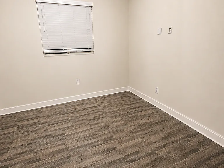 909 W Oakwood St #6 — Photo 5
