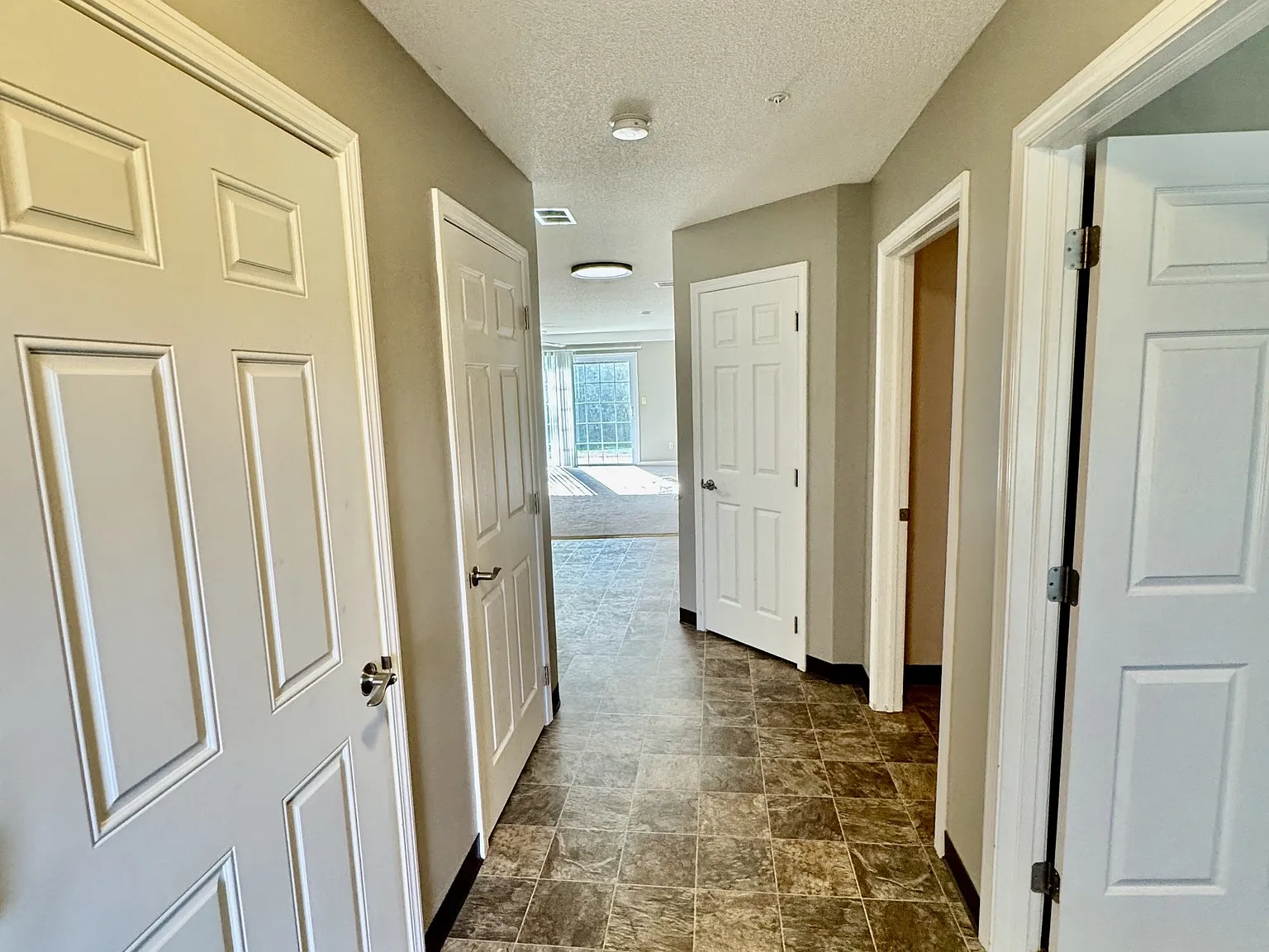 2 bed, 1.5 bath, 1400 sqft, $1,775 — Photo 2