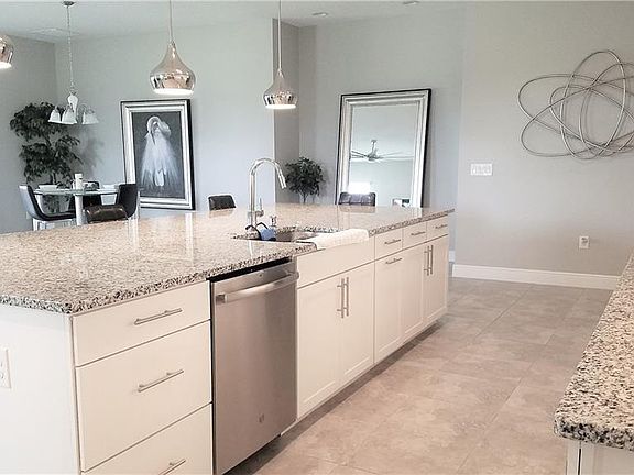 3rd image of 15897 Sweet Lemon Way