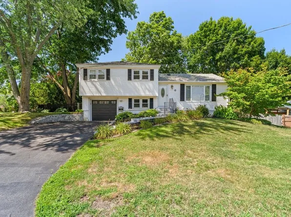 6 Larry Lane, Portsmouth, NH 03801