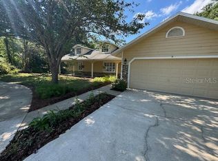 100 Crestwood Dr, Interlachen, FL 32148