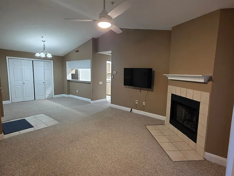 2809 Waters Edge Dr #260 — Photo 4