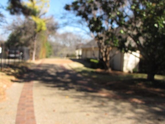 4th image of 3626 Green Hollow Dr