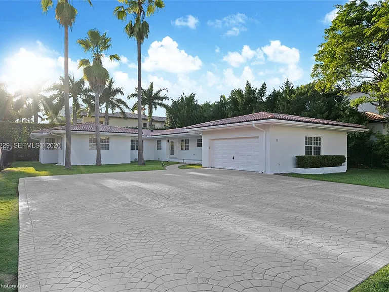 52 Camden Dr — Photo 4
