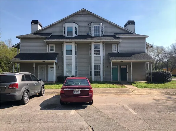 9456 Cypress Ln, Jonesboro, GA 30238