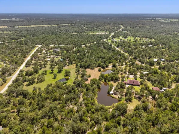 300 Moss Oak Dr, Somerville, TX 77879