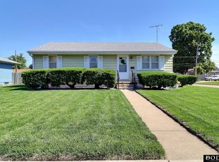 1344 Fairacres Dr, Fremont, NE 68025