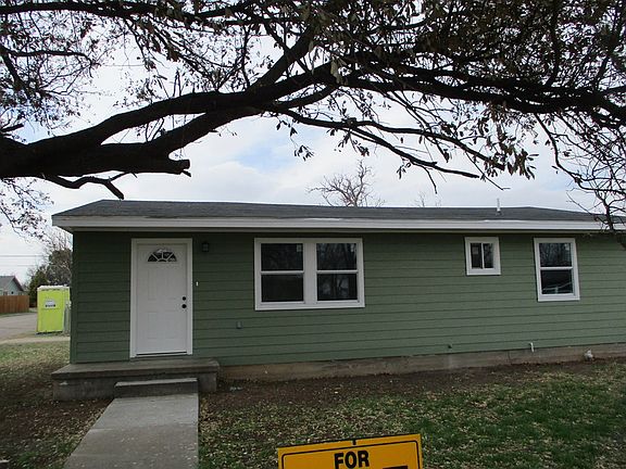 2nd image of 2630 San Antonio St