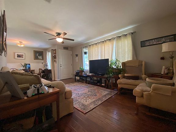 4th image of 831 N 8th St