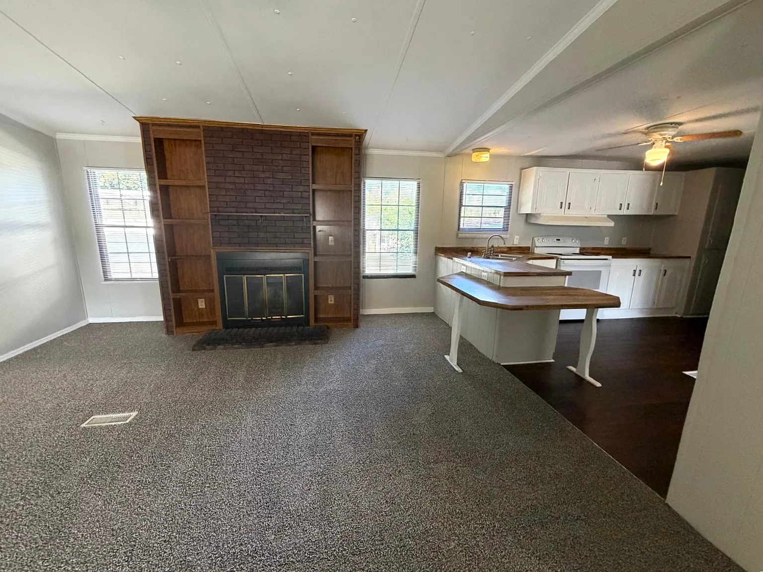 3 bed, 1250 sqft, $1,400 — Photo 2