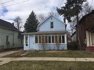 124 S Chapel St photo 1