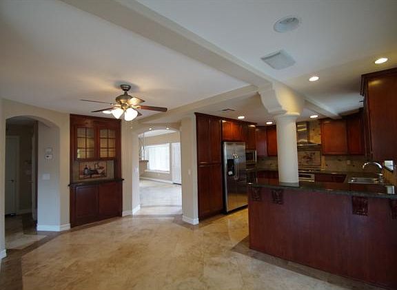 4th image of 825 Lanewood Pl