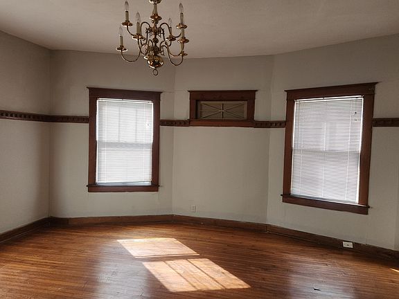2nd image of 1027 W Mistletoe Ave APT 1