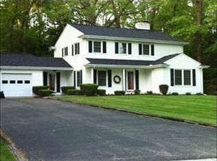 4051 Sunvalley Dr, Kalamazoo, MI 49008