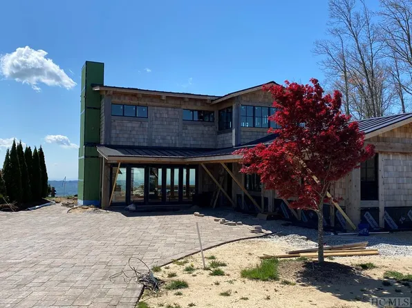 27 Club Top Ln, Lake Toxaway, NC 28747