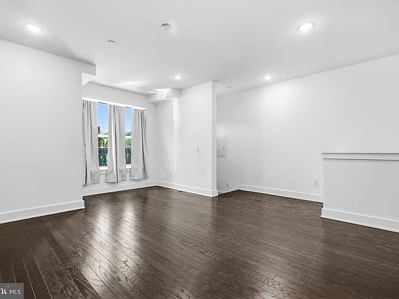 5th image of 516 W Montgomery Ave Unit 1