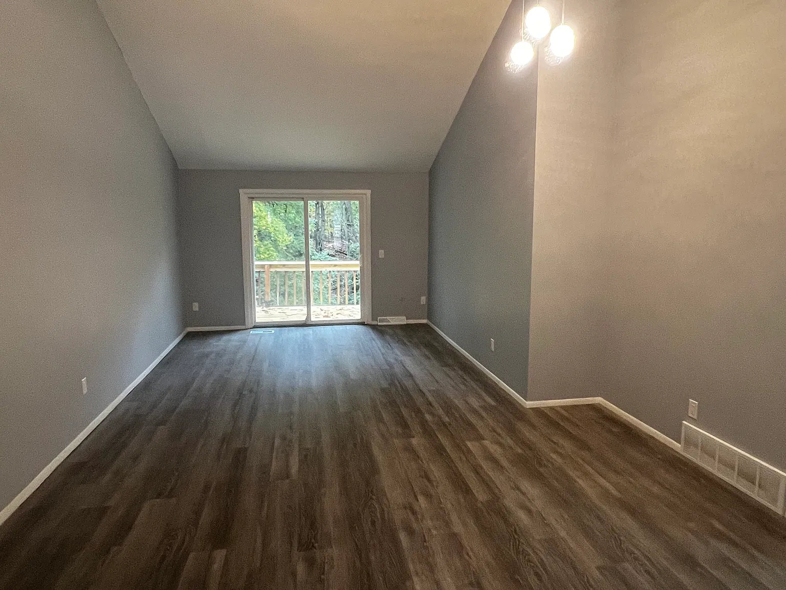 3 bed, 1600 sqft, $2,100 — Photo 3