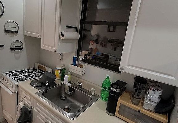 4th image of 1711 2nd Ave #2S