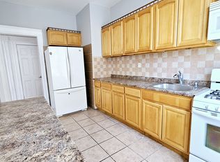 427 75th St #3R, North Bergen, NJ 07047