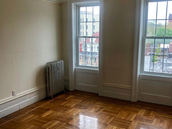 2nd image of 2492 University Ave #2A