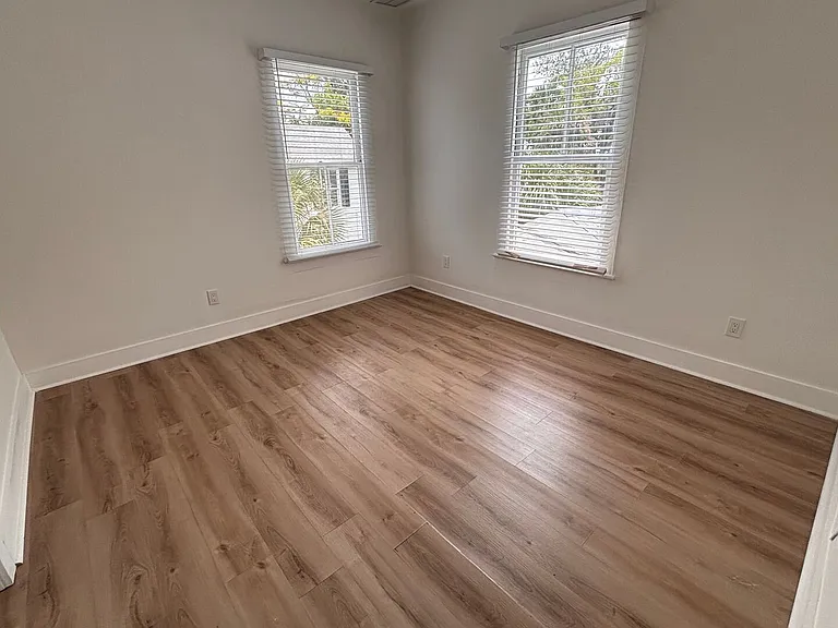 30 Sanford St — Photo 10