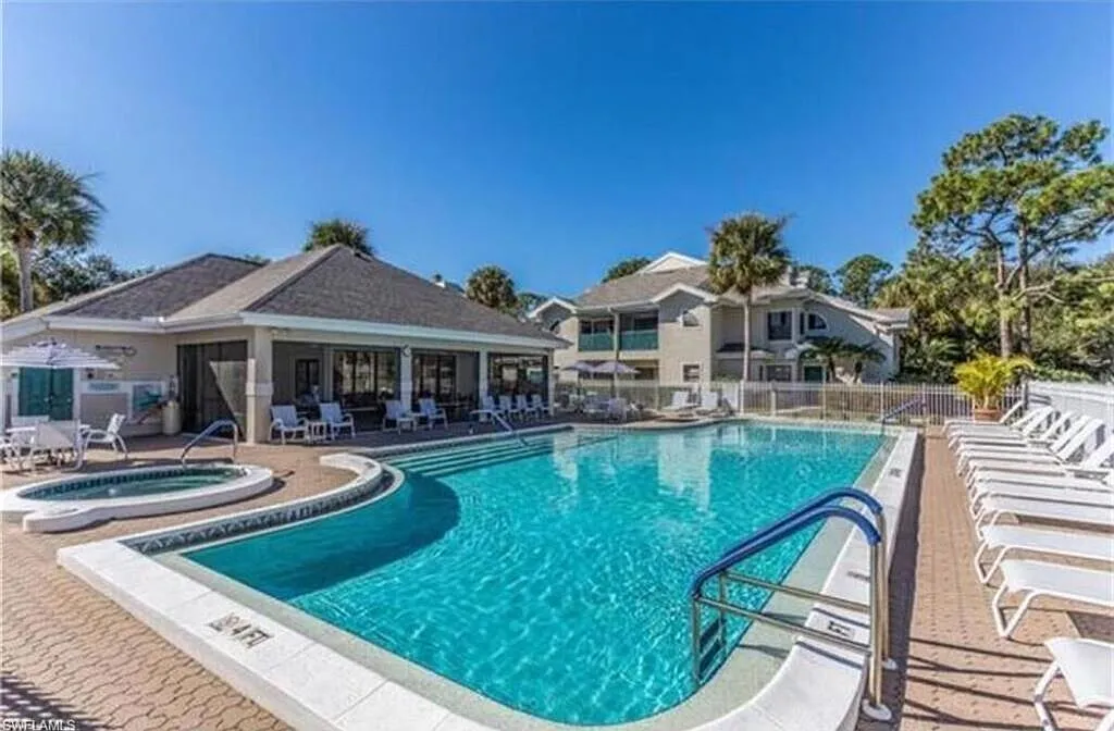 2 bed, 2.5 bath, 1360 sqft, $2,400 — Photo 1