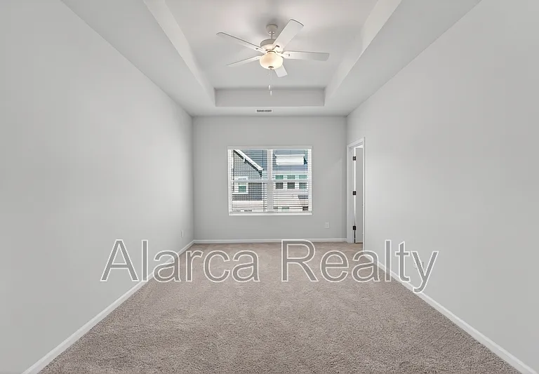 2962 Sloan Dr — Photo 9