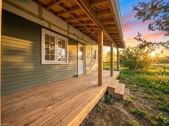 3rd image of 476 Middle Townline Rd