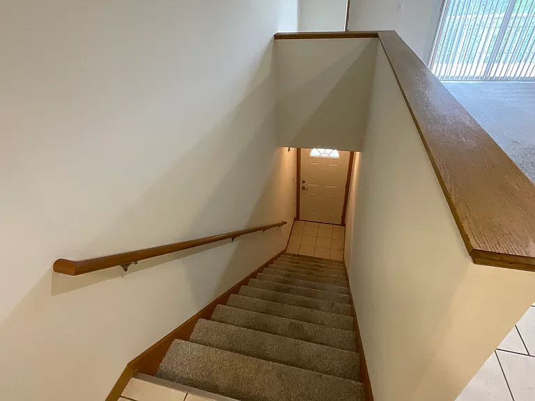 1209 Winans Ave — Photo 2