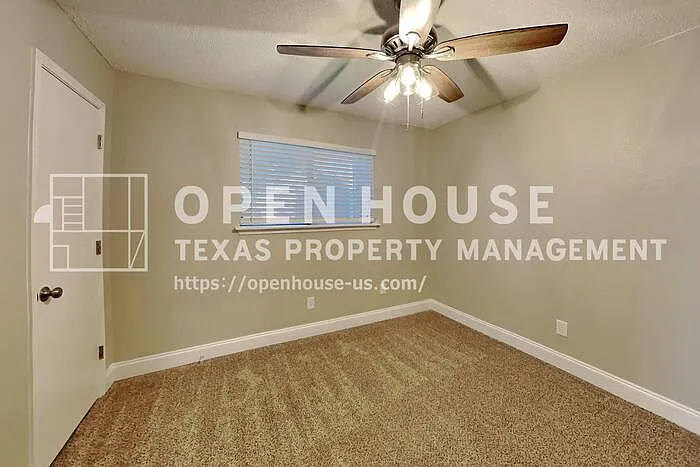 924 Rock Dove Cir — Photo 16
