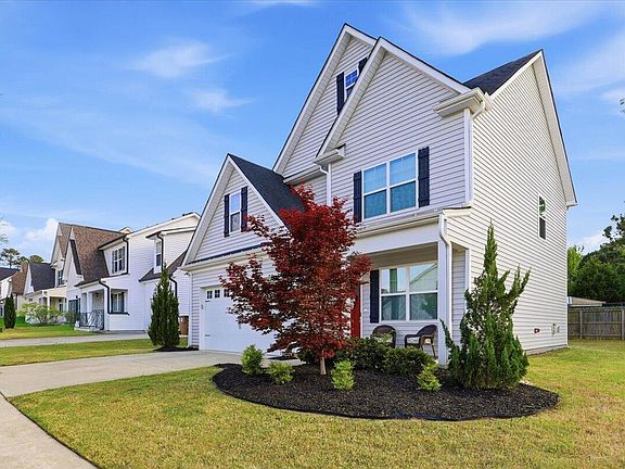 3rd image of 405 Joyner Bluff Dr