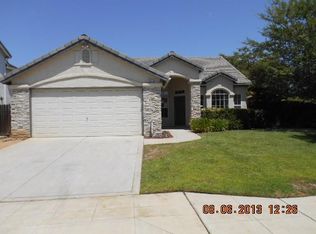 1861 Cromwell Ave, Clovis, CA 93611