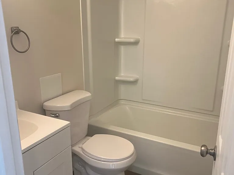 12 N Main St #3 — Photo 4