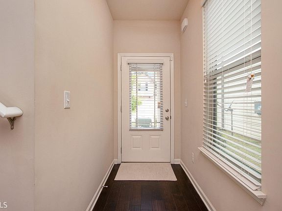 4th image of 324 Lossie Ln