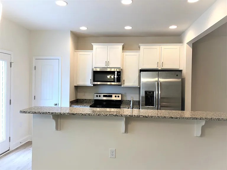 1307 Scholar Dr — Photo 3