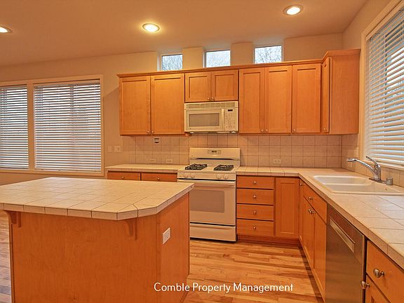 2nd image of 6631 188th Pl NE